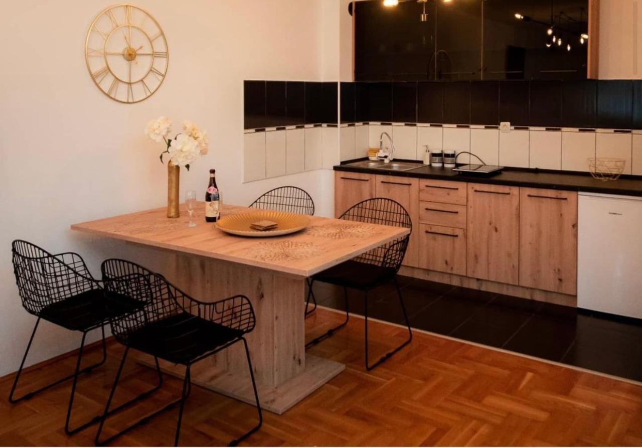Ferienwohnung Lux Stan Na Dan Požarevac Exterior foto